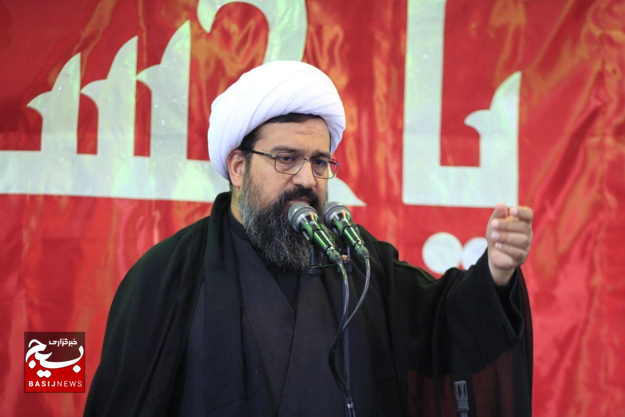 اعتماد و مطالبهگری همزمان، راهکار رهبر انقلاب برای نظارت بر عملکرد مسئولان است اعتماد و مطالبهگری همزمان، راهکار رهبر انقلاب برای نظارت بر عملکرد مسئولان است