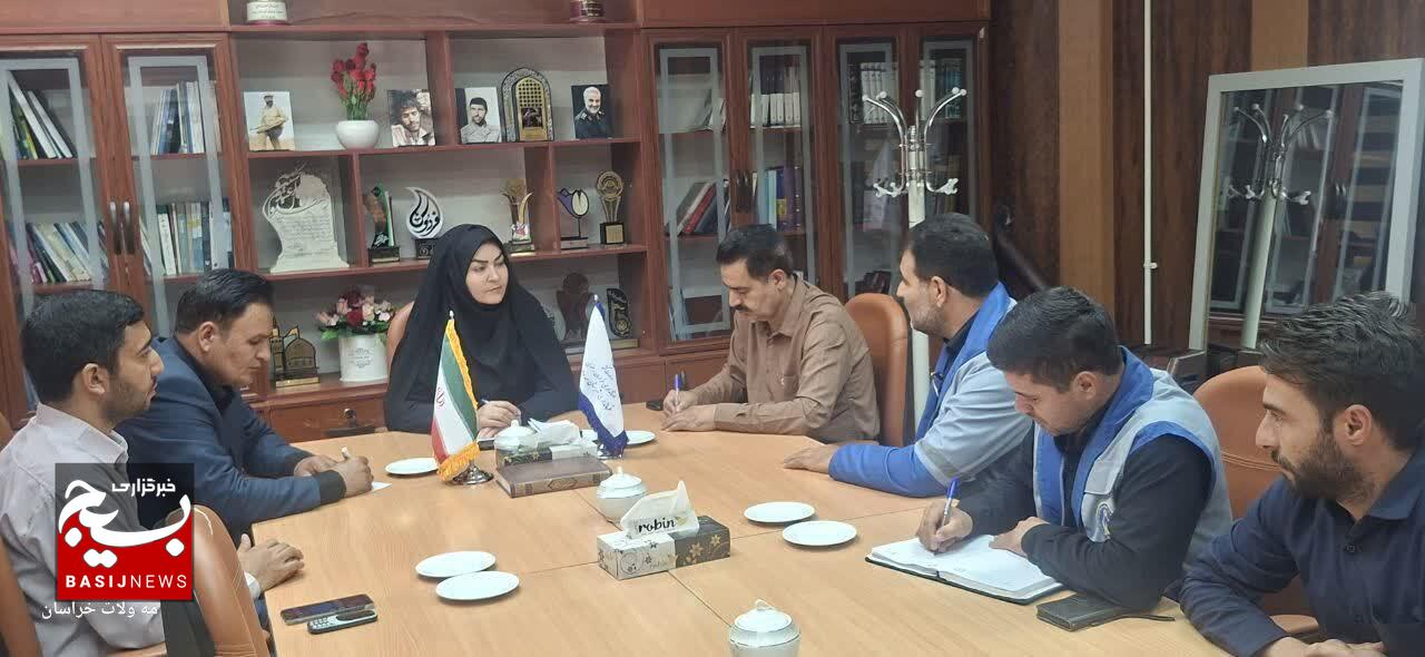 جلسه همافزایی برای تأمین نوشتافزار دانشآموزان نیازمند مهولات برگزار شد جلسه همافزایی برای تأمین نوشتافزار دانشآموزان نیازمند مهولات برگزار شد