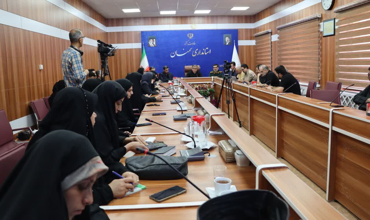 معاون سیاسی استاندار سمنان در نشست خبری با اصحاب رسانه:استان سمنان با بسیج همه ظرفیتها آماده میزبانی و خدمترسانی به شرکتکنندگان مراسم تشییع شهید قائد امت است معاون سیاسی استاندار سمنان در نشست خبری با اصحاب رسانه:استان سمنان با بسیج همه ظرفیتها آماده میزبانی و خدمترسانی به شرکتکنندگان مراسم تشییع شهید قائد امت است