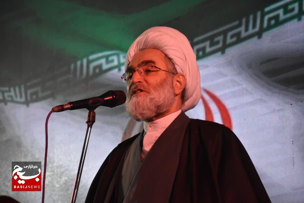 دشمن آرزوی ایران تهی از غیرت را به گور خواهد برد دشمن آرزوی ایران تهی از غیرت را به گور خواهد برد