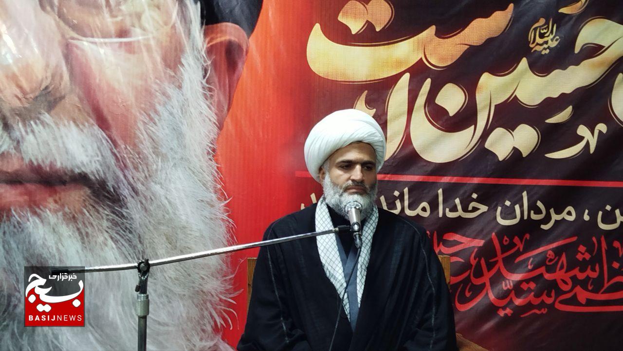 مکتب «امام شهید» ضامن اقتدار و عزت نسلهای آینده است مکتب «امام شهید» ضامن اقتدار و عزت نسلهای آینده است