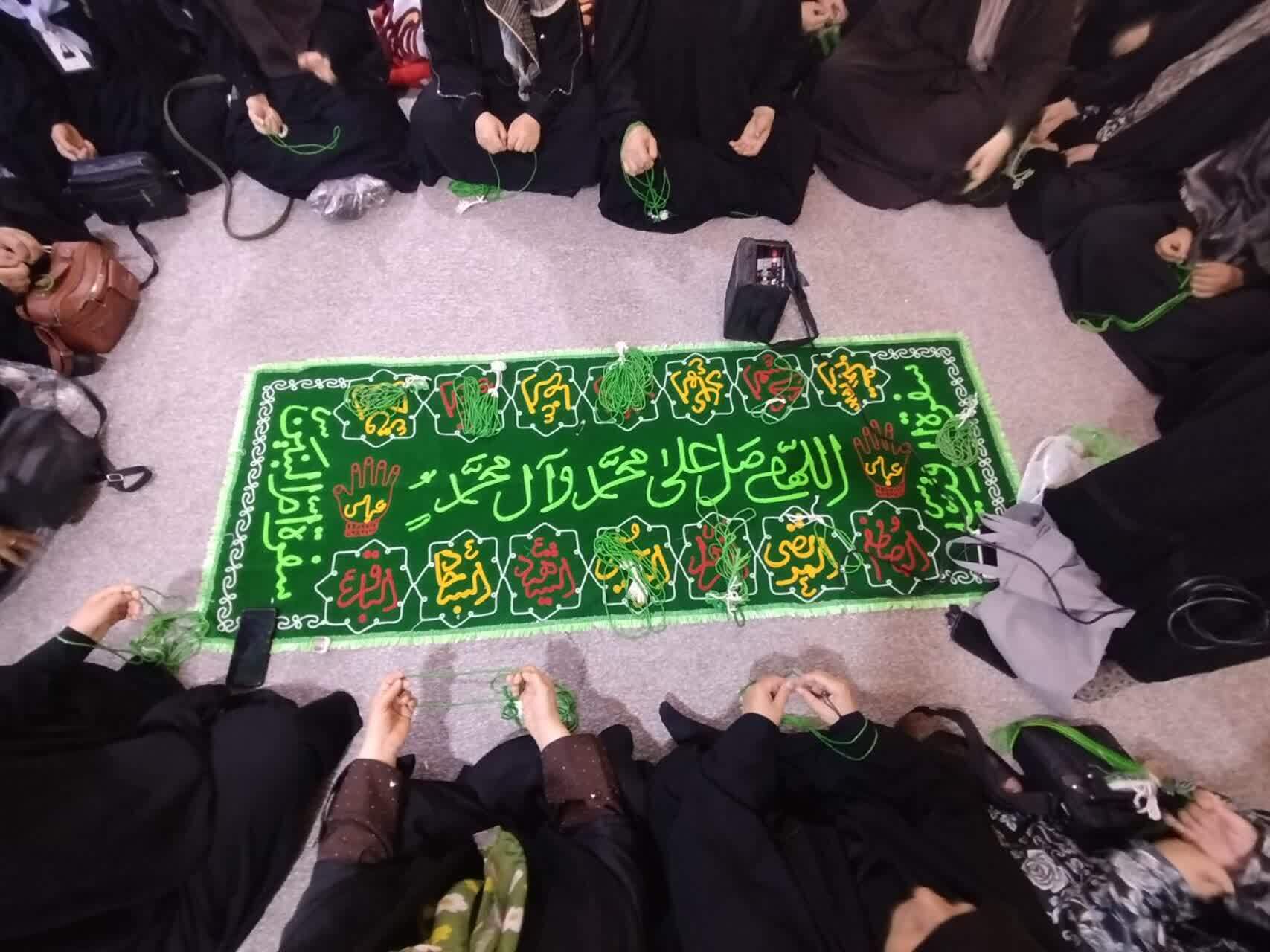 دعای زائران، خستگی را از تن خادمان میبرد دعای زائران، خستگی را از تن خادمان میبرد
