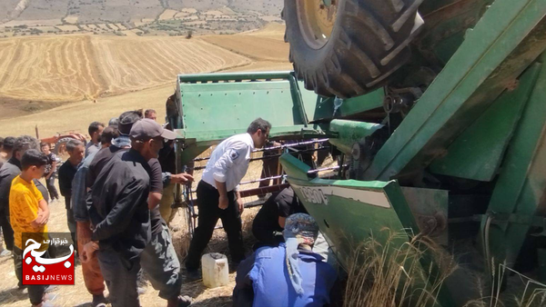 نجات راننده کمباین از مرگ حتمی در اردبیل نجات راننده کمباین از مرگ حتمی در اردبیل