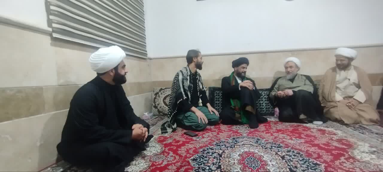 بازدید مسئول سازمان بسیج اساتید، طلاب و روحانیون کشور از پایانه مرزی مهران بازدید مسئول سازمان بسیج اساتید، طلاب و روحانیون کشور از پایانه مرزی مهران