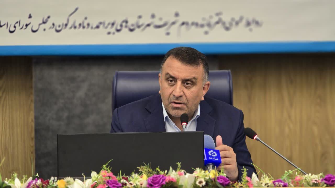 اظهارات بهرامی در جمع خبرنگاران / نماینده بویراحمد منتقدان را به مناظره دعوت کرد اظهارات بهرامی در جمع خبرنگاران / نماینده بویراحمد منتقدان را به مناظره دعوت کرد