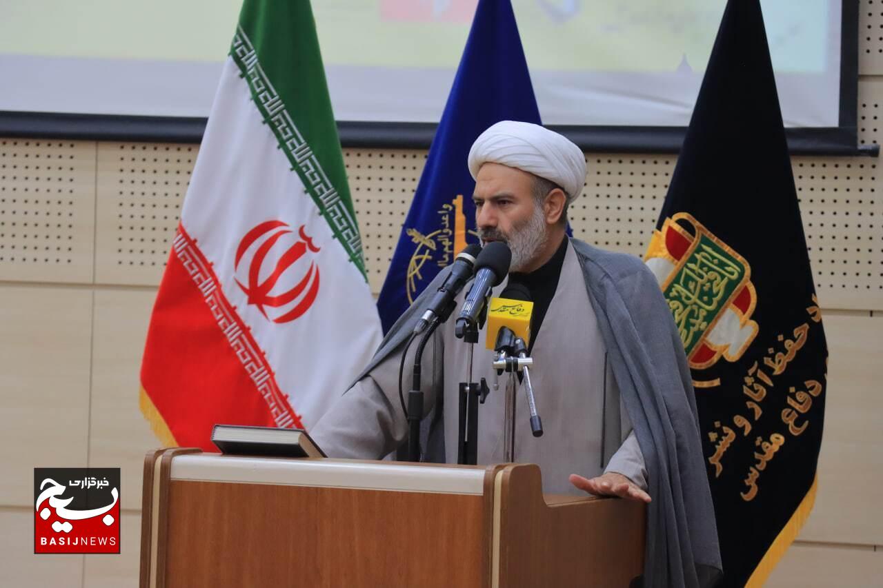 خبر در حاکمیت اسلامی باید بر مدار صدق باشد خبر در حاکمیت اسلامی باید بر مدار صدق باشد