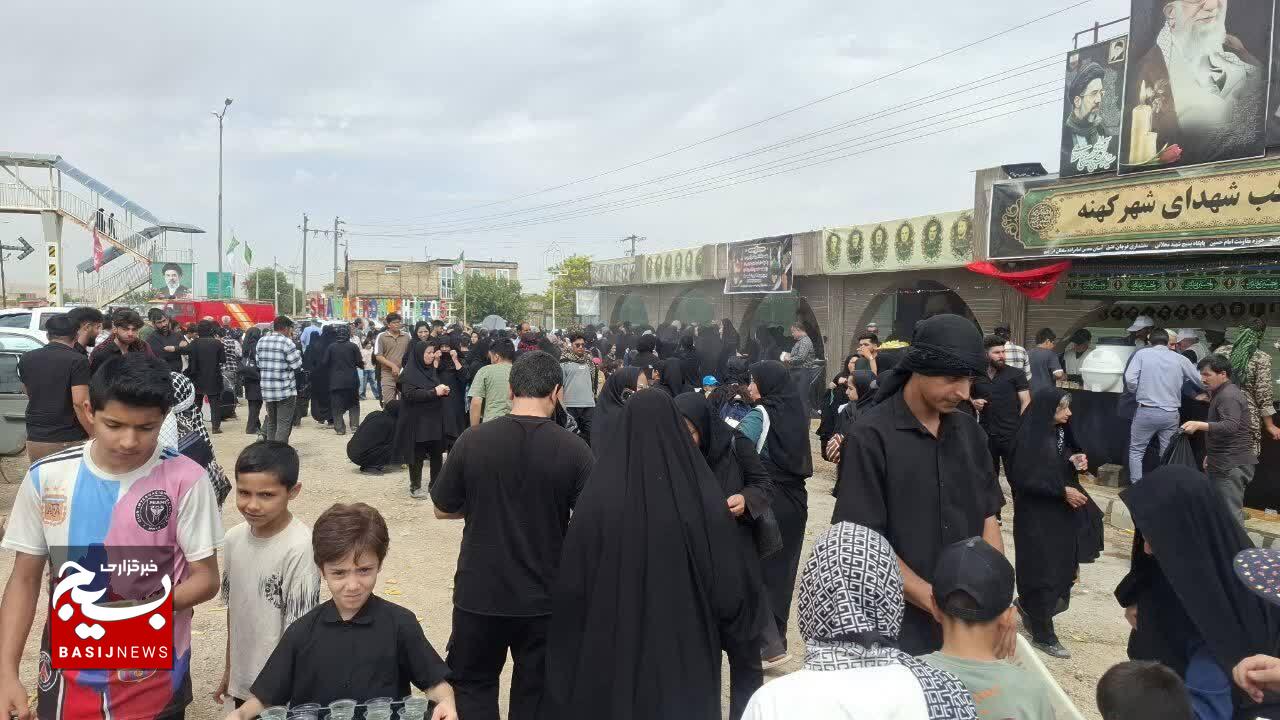 پیاده‌روی سنتی ۲۸ صفر در قوچان با حضور هزاران دلداده اهل‌بیت(ع) برگزار شد