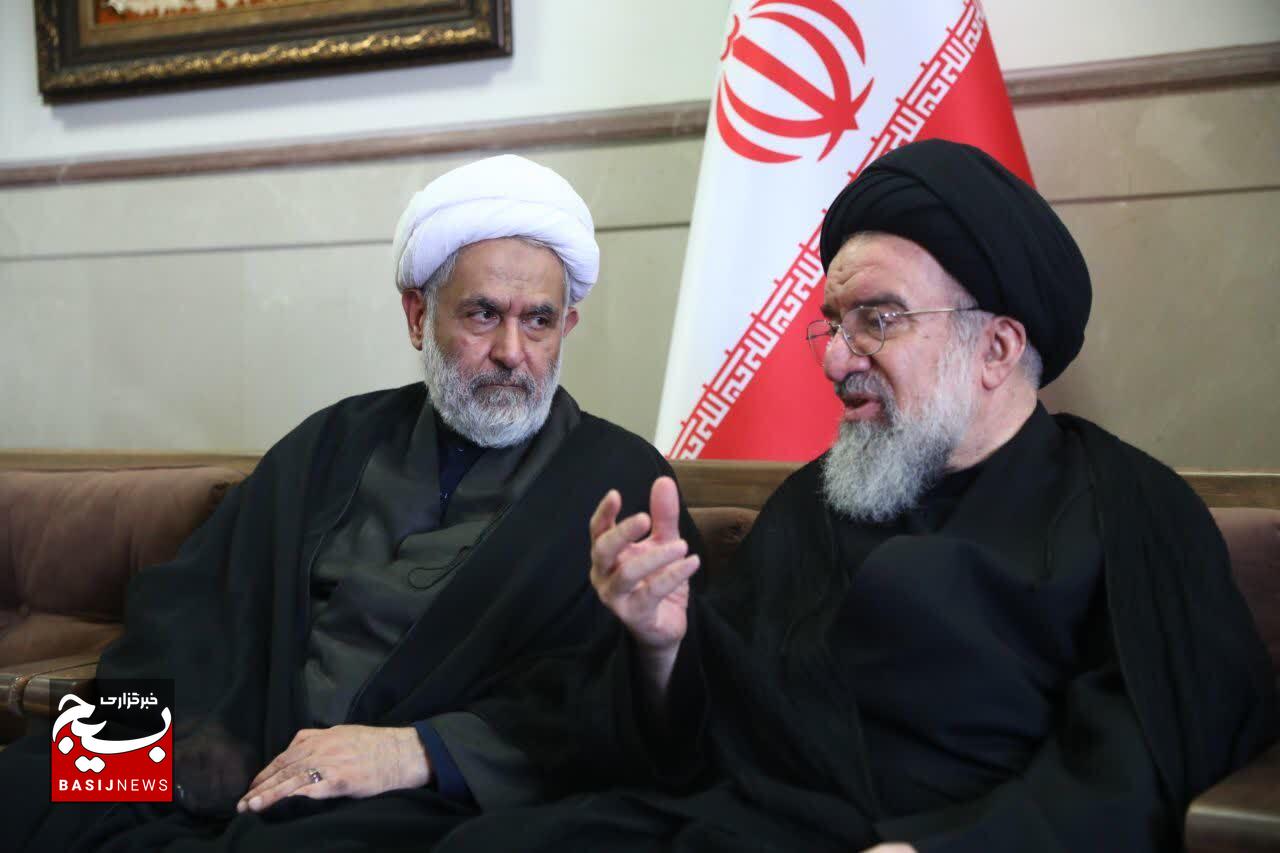 وقتی از «شجره طیبه» سخن گفته میشود/ گزارش سفر رئیس سازمان بسیج مستضعفین به قم و دیدار با مراجع و علما وقتی از «شجره طیبه» سخن گفته میشود/ گزارش سفر رئیس سازمان بسیج مستضعفین به قم و دیدار با مراجع و علما