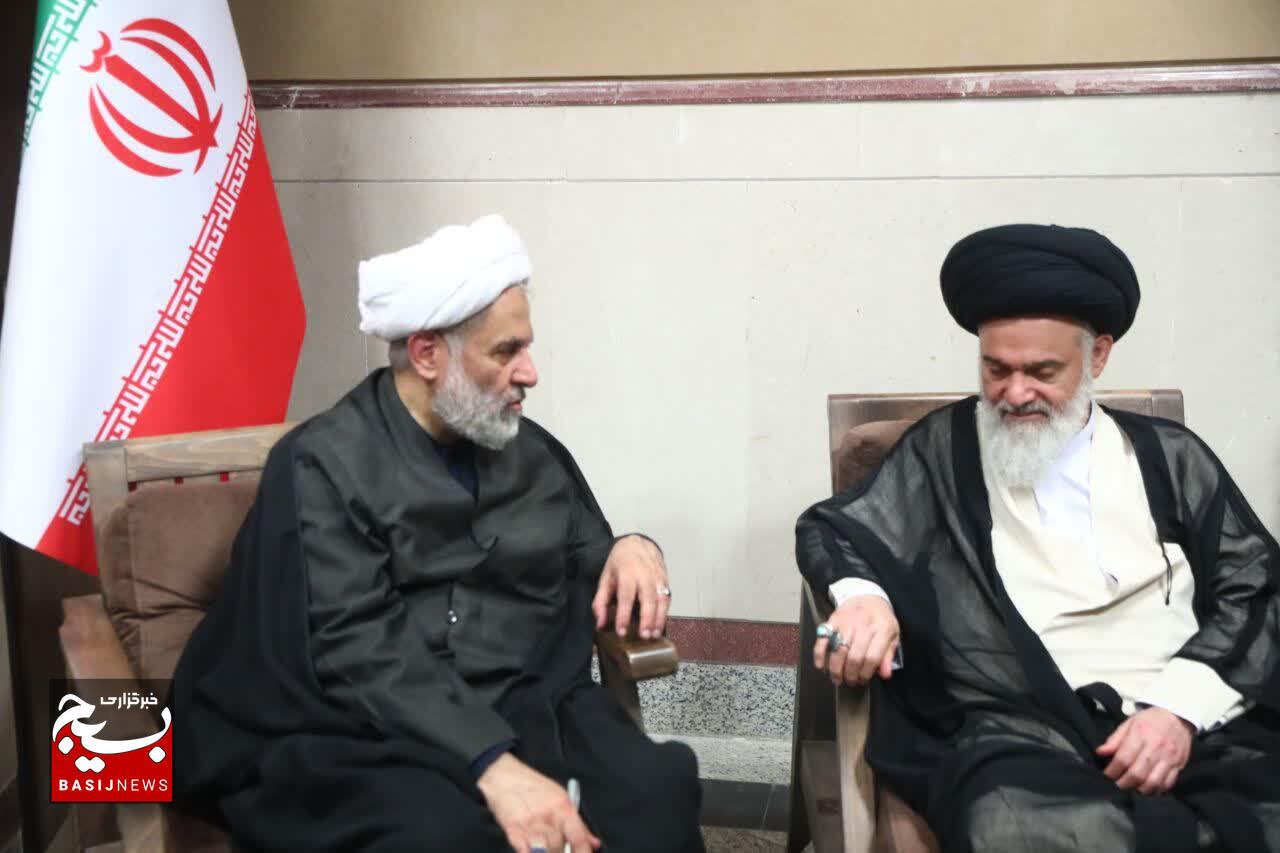 وقتی از «شجره طیبه» سخن گفته میشود/ گزارش سفر رئیس سازمان بسیج مستضعفین به قم و دیدار با مراجع و علما وقتی از «شجره طیبه» سخن گفته میشود/ گزارش سفر رئیس سازمان بسیج مستضعفین به قم و دیدار با مراجع و علما