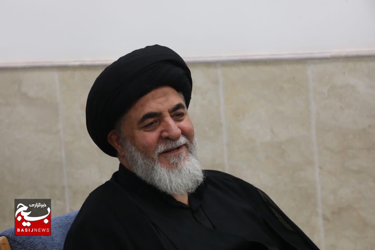 وقتی از «شجره طیبه» سخن گفته میشود/ گزارش سفر رئیس سازمان بسیج مستضعفین به قم و دیدار با مراجع و علما وقتی از «شجره طیبه» سخن گفته میشود/ گزارش سفر رئیس سازمان بسیج مستضعفین به قم و دیدار با مراجع و علما