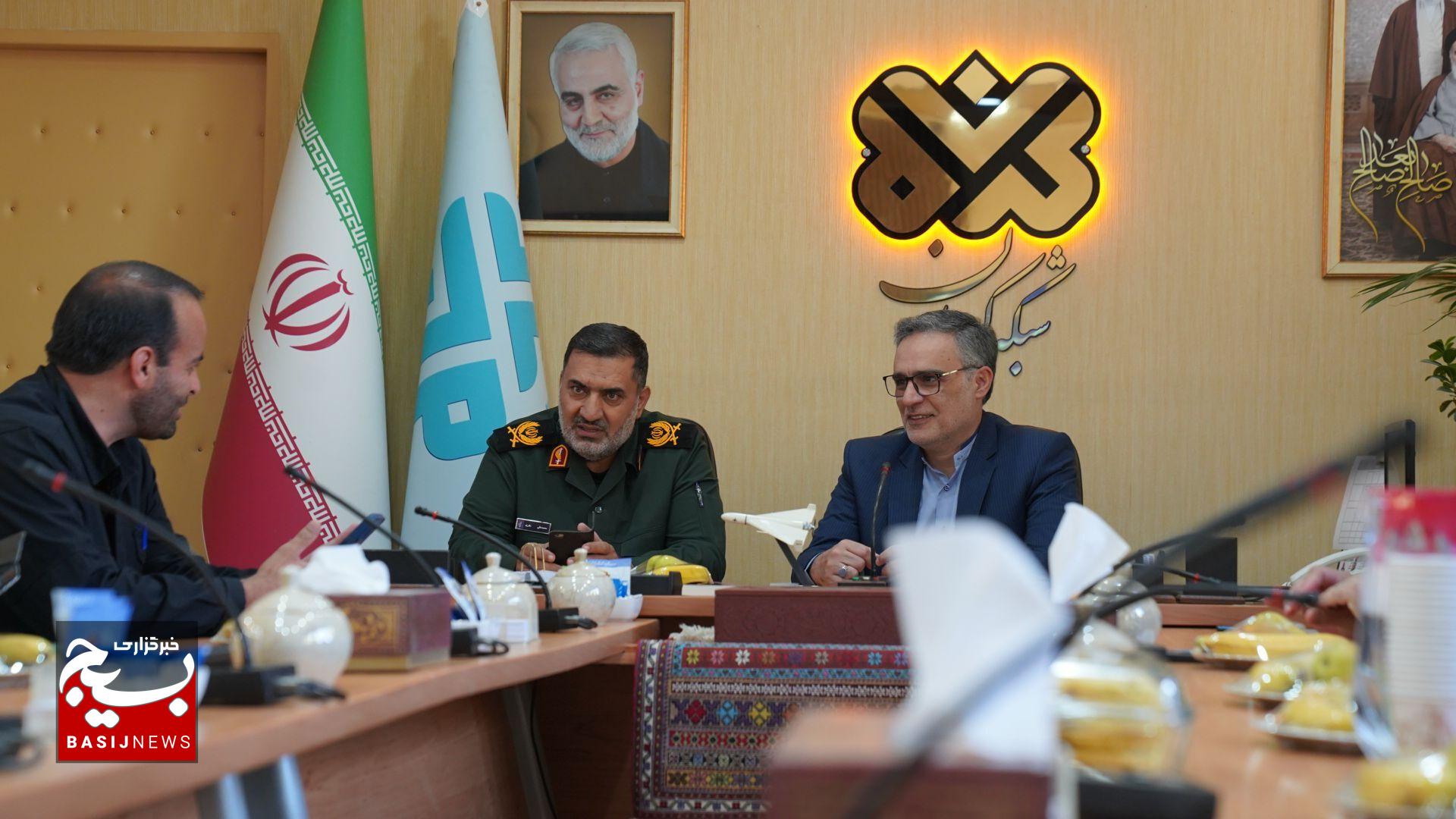 دیدار فرمانده سپاه ثارالله کرمان با مدیرکل صداوسیما به مناسبت روز خبرنگار + تصاویر