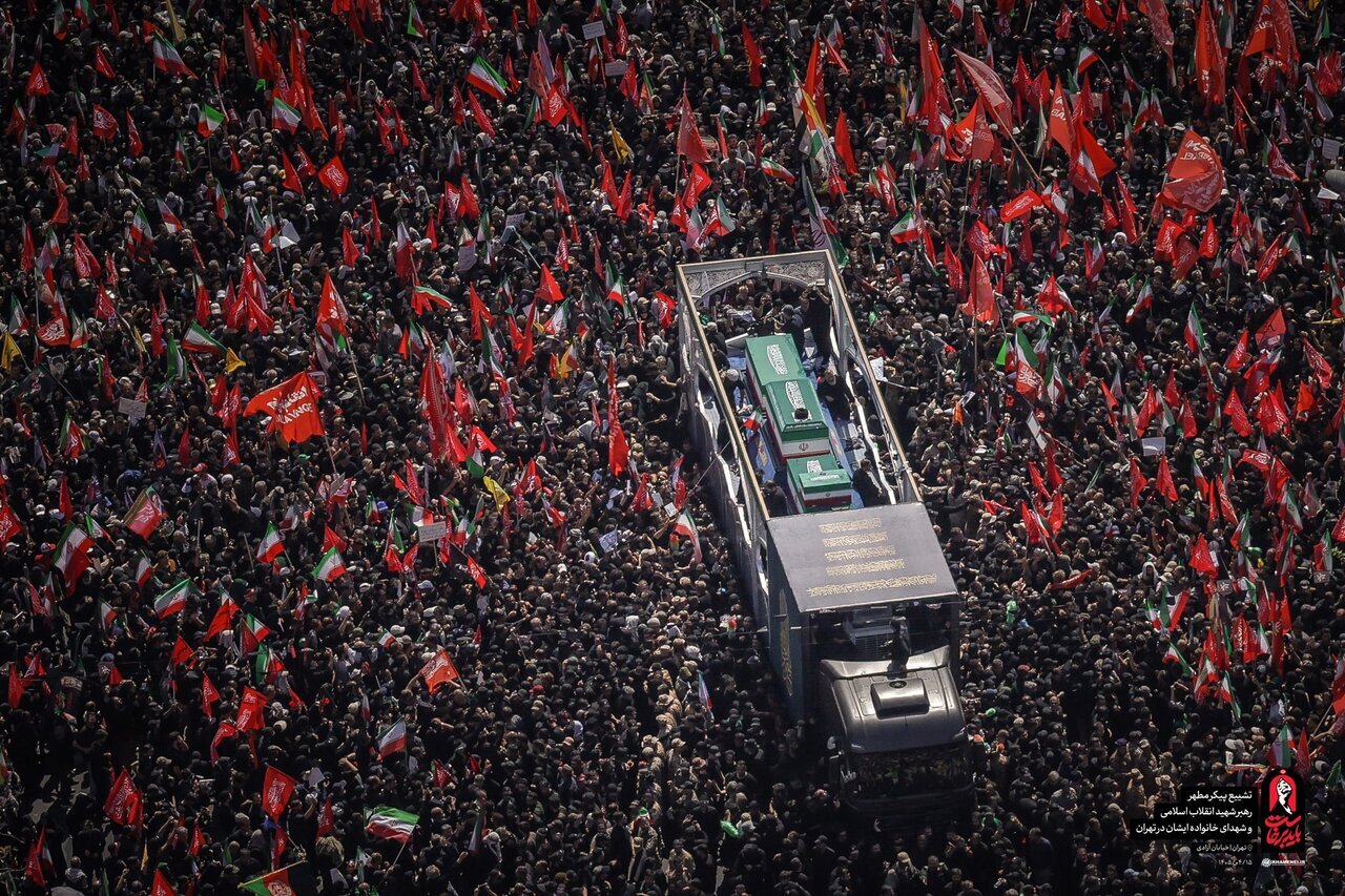 تشییع باشکوهی که محاسبات دشمن را تغییر داد تشییع باشکوهی که محاسبات دشمن را تغییر داد