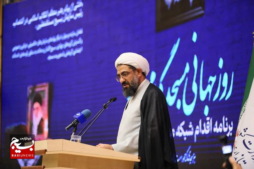 مسجد باید در خط مقدم «جنگ فرهنگی» فعال باشد