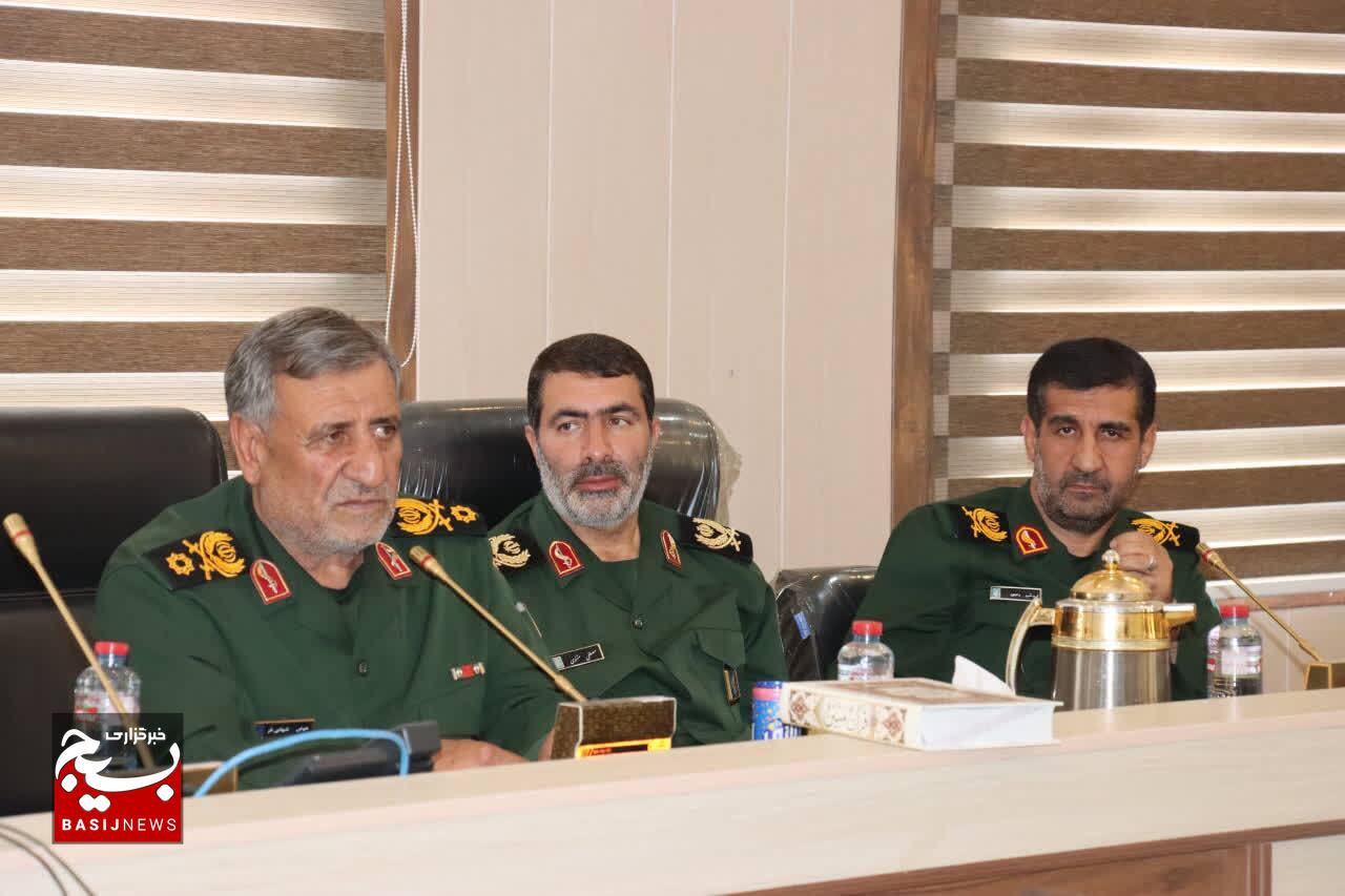 فرمانده تیپ ۴۸ فتح کهگیلویه و بویراحمد به درجه سرتیپ دومی ارتقاء یافت فرمانده تیپ ۴۸ فتح کهگیلویه و بویراحمد به درجه سرتیپ دومی ارتقاء یافت