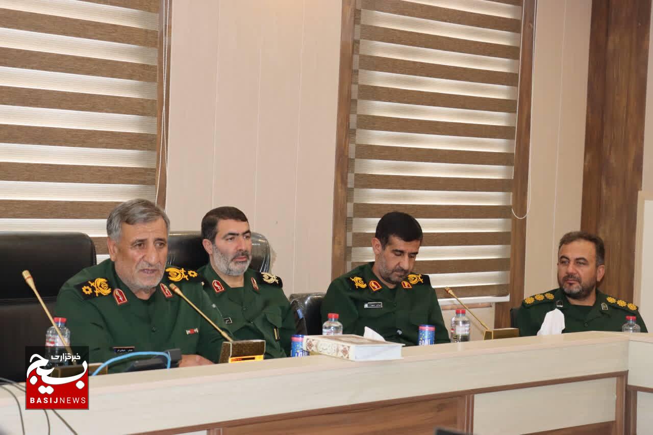 فرمانده تیپ ۴۸ فتح کهگیلویه و بویراحمد به درجه سرتیپ دومی ارتقاء یافت فرمانده تیپ ۴۸ فتح کهگیلویه و بویراحمد به درجه سرتیپ دومی ارتقاء یافت