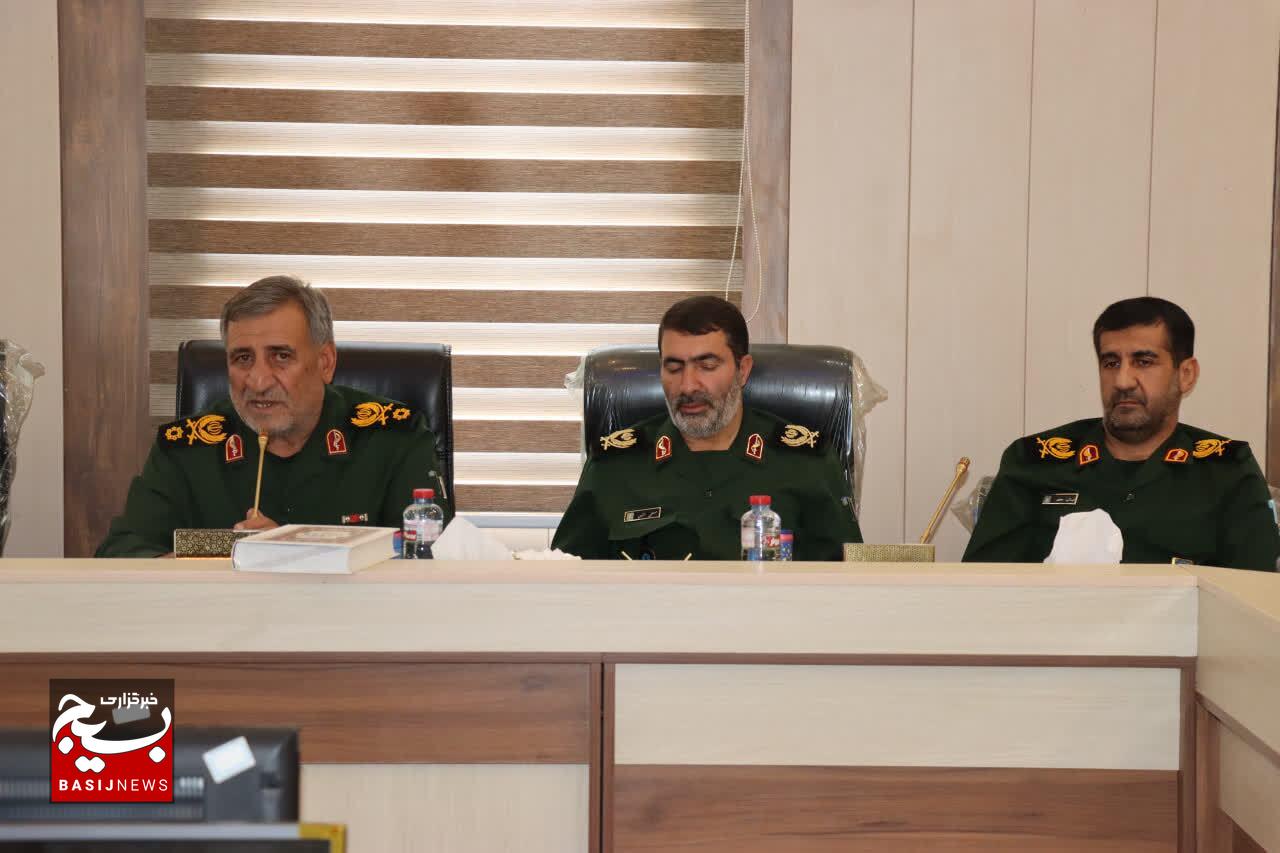 فرمانده تیپ ۴۸ فتح کهگیلویه و بویراحمد به درجه سرتیپ دومی ارتقاء یافت فرمانده تیپ ۴۸ فتح کهگیلویه و بویراحمد به درجه سرتیپ دومی ارتقاء یافت