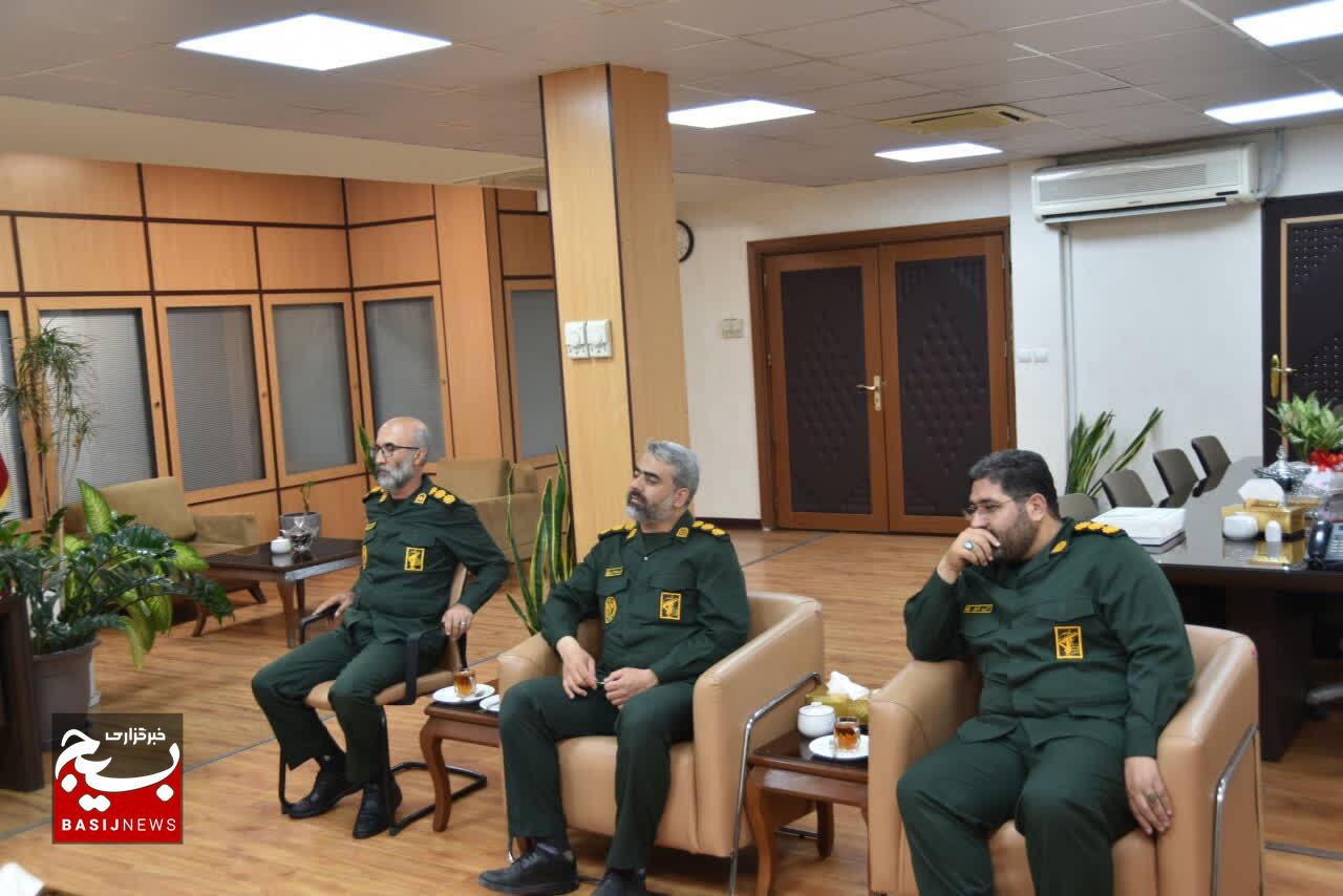 دیدار فرمانده سپاه ناحیه امام حسین (ع) با فرماندار ویژه شهرستان کرج دیدار فرمانده سپاه ناحیه امام حسین (ع) با فرماندار ویژه شهرستان کرج