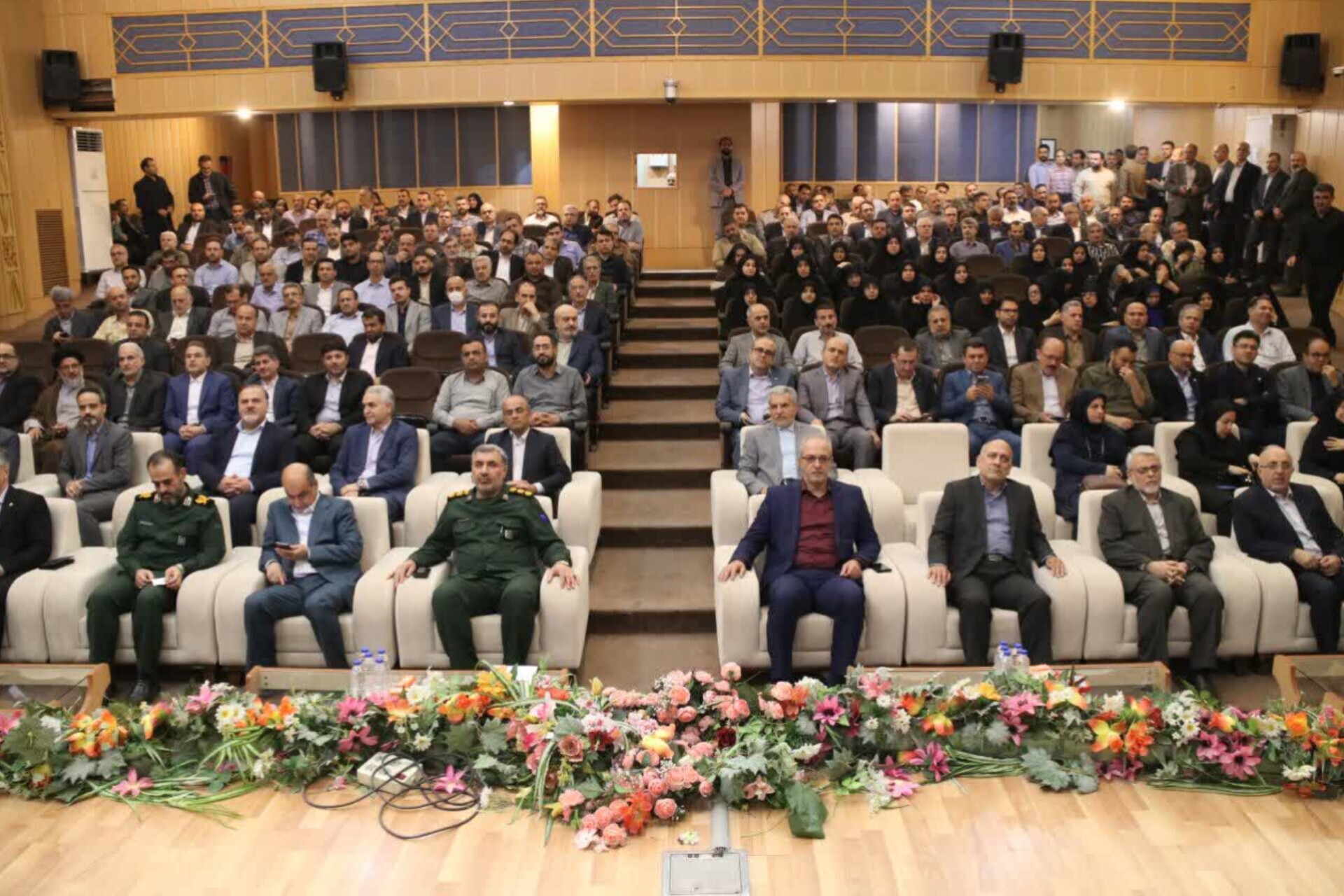 همایش روز قشر بسیج کارمندان و گرامیداشت هفته دولت در رشت همایش روز قشر بسیج کارمندان و گرامیداشت هفته دولت در رشت