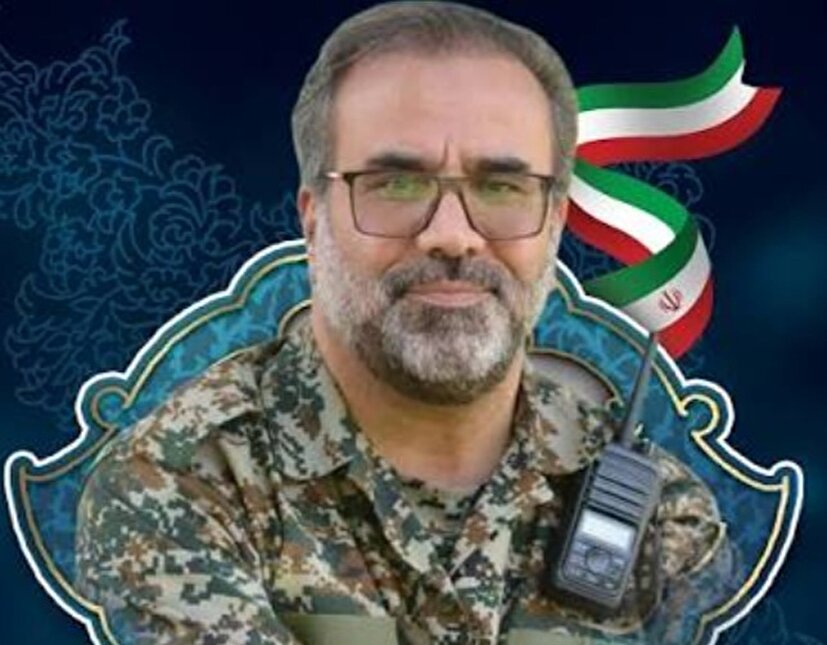 وِلایی و خنده‌رو