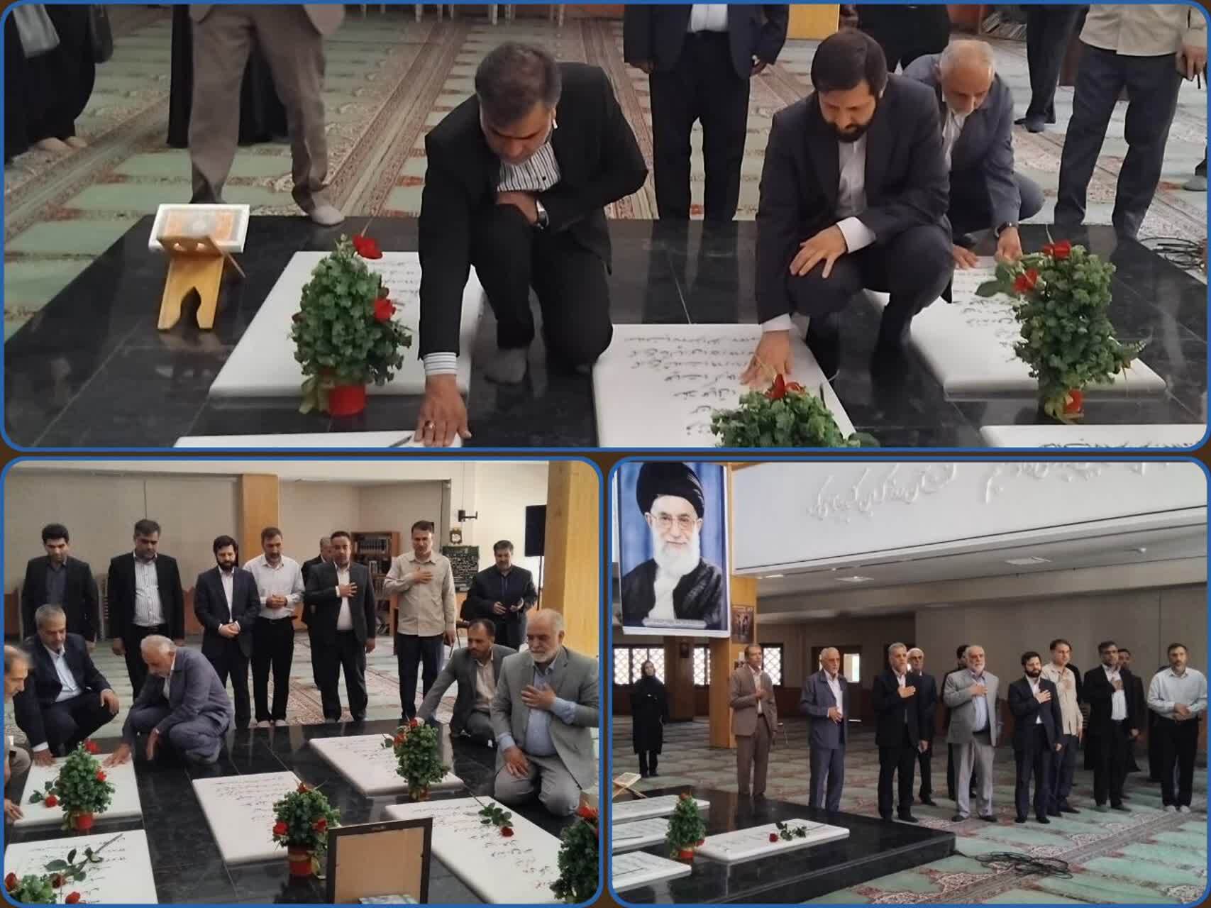 تجدید میثاق رئیس سازمان بسیج اساتید کشور با آرمان های شهدا در کرمان تجدید میثاق رئیس سازمان بسیج اساتید کشور با آرمان های شهدا در کرمان