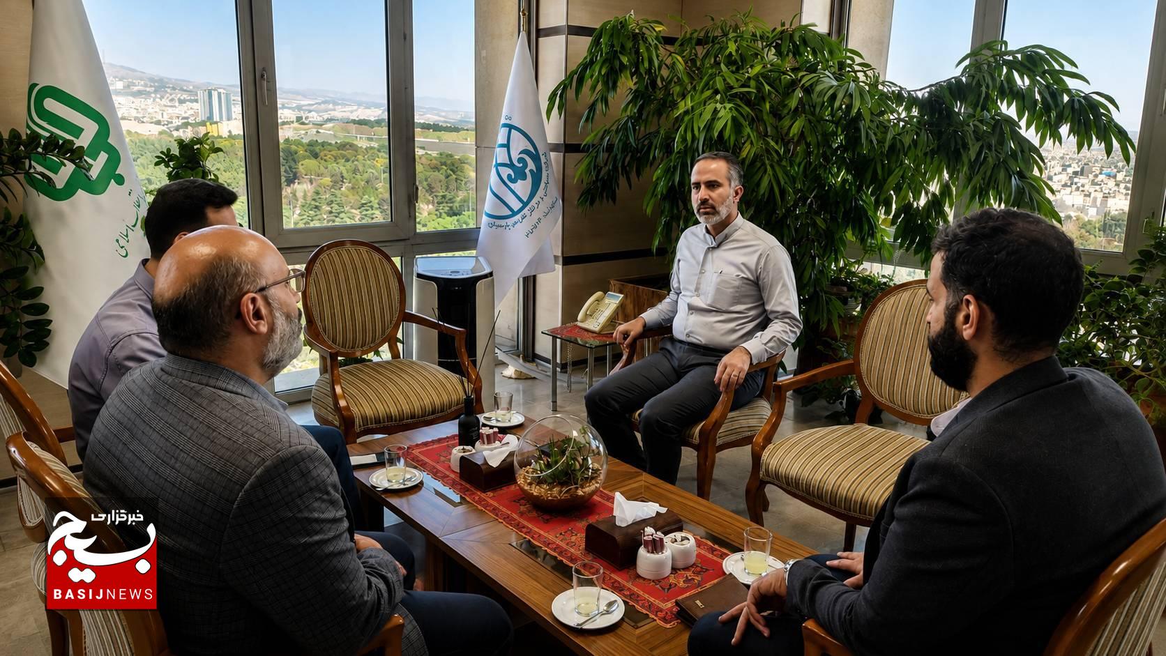 دیدار فرمانده مرکز مقاومت بسیج بنیاد مستضعفان با مدیرعامل محترم هلدینگ سیاحتی و مراکز تفریحی پارسیان دیدار فرمانده مرکز مقاومت بسیج بنیاد مستضعفان با مدیرعامل محترم هلدینگ سیاحتی و مراکز تفریحی پارسیان
