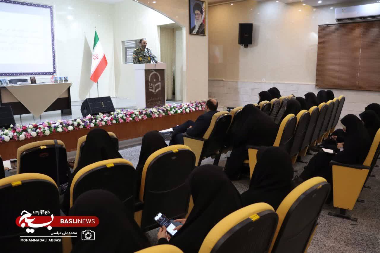 همایش زیست عفیفانه و سبک زندگی ایرانی ـ اسلامی در اراک برگزار شد همایش زیست عفیفانه و سبک زندگی ایرانی ـ اسلامی در اراک برگزار شد