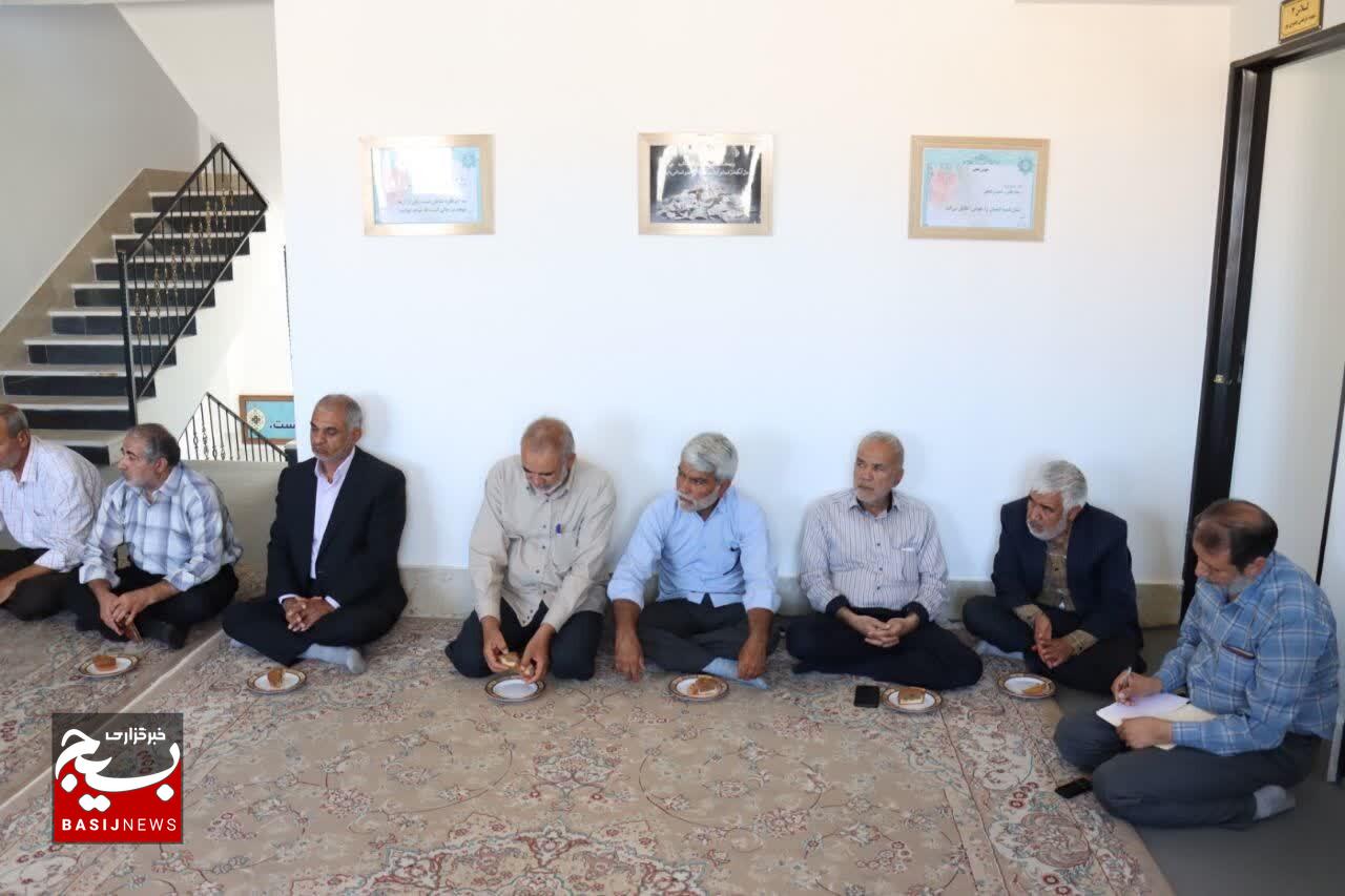 پیشکسوتان دفاع مقدس ستونهای استقامت نظام اسلامی هستند پیشکسوتان دفاع مقدس ستونهای استقامت نظام اسلامی هستند