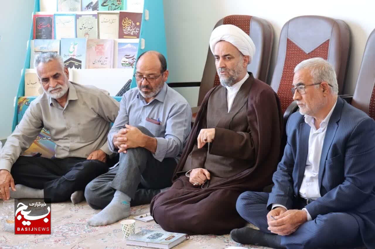 پیشکسوتان دفاع مقدس ستونهای استقامت نظام اسلامی هستند پیشکسوتان دفاع مقدس ستونهای استقامت نظام اسلامی هستند