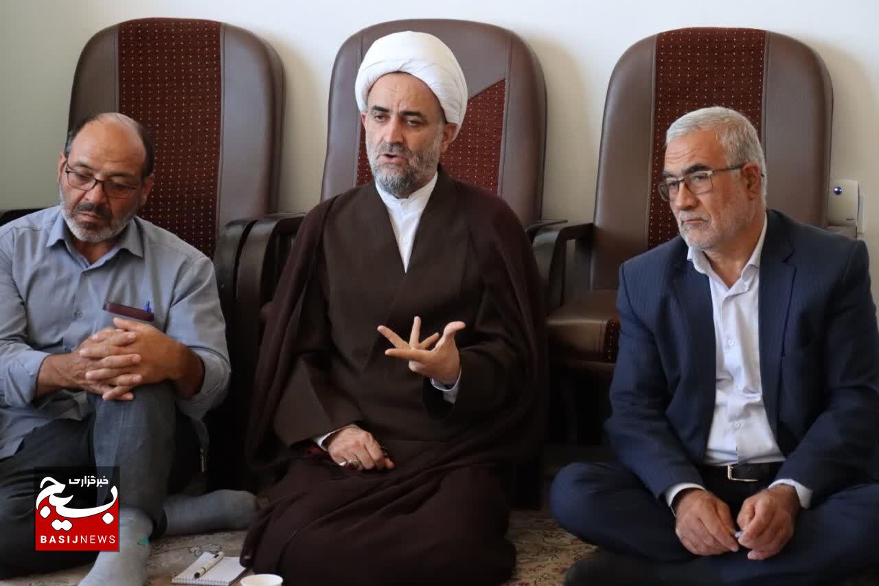 پیشکسوتان دفاع مقدس ستونهای استقامت نظام اسلامی هستند پیشکسوتان دفاع مقدس ستونهای استقامت نظام اسلامی هستند