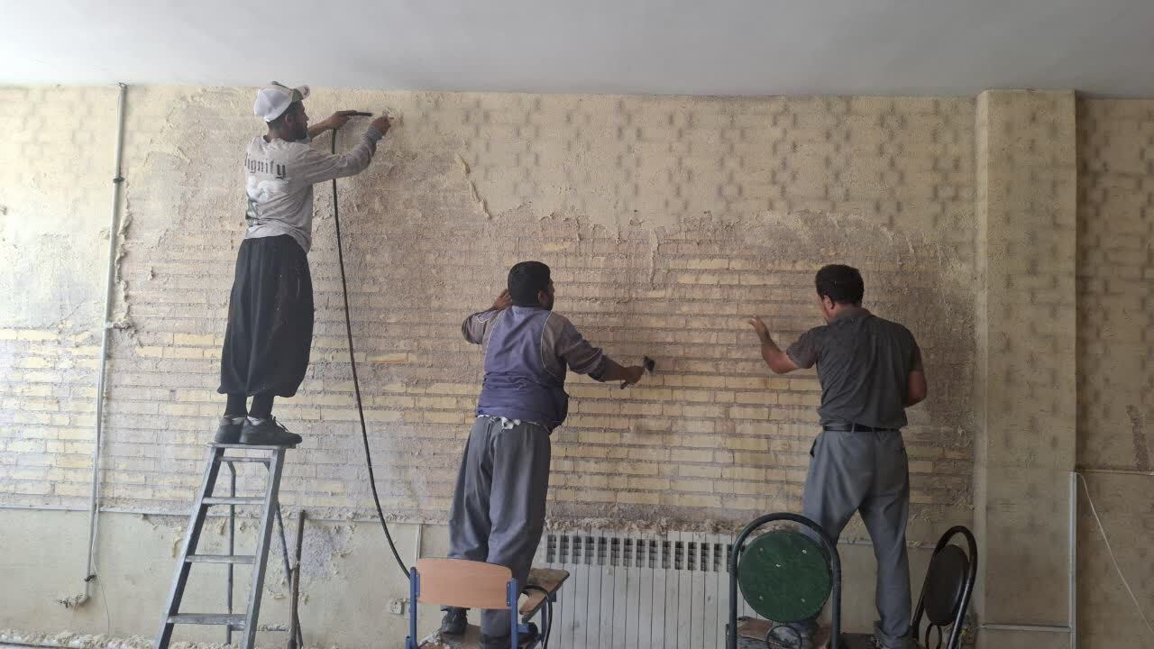 اجرای طرح جهادی «شهید عجمیان» در مدرسه میرزا کوچکخان سمنان اجرای طرح جهادی «شهید عجمیان» در مدرسه میرزا کوچکخان سمنان