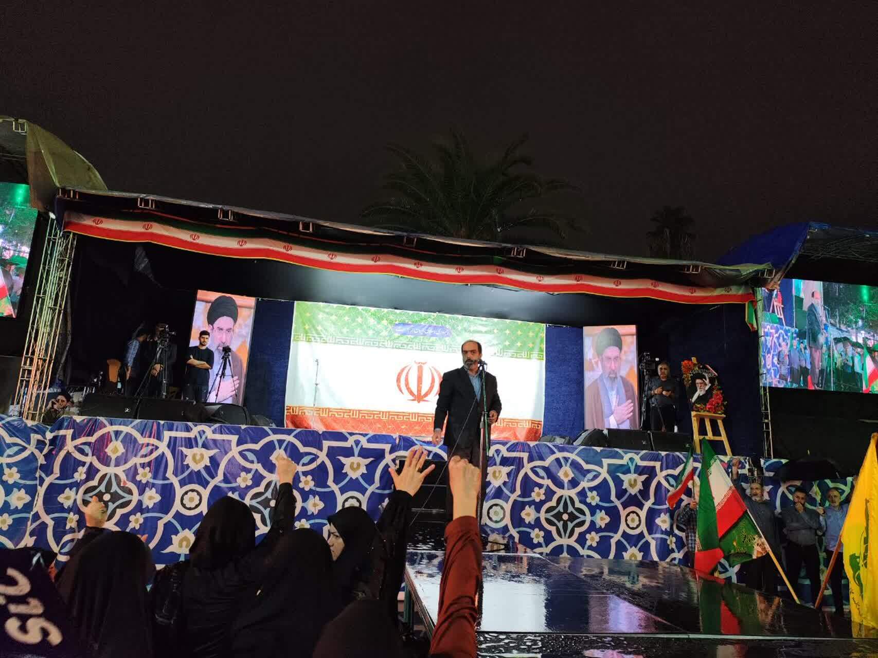 کلید حل مشکلات کشور در داخل است. کلید حل مشکلات کشور در داخل است.
