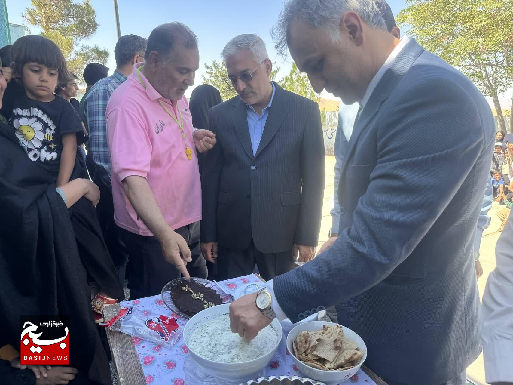 جشنواره بازی‌های بومی و غذاهای سنتی در روستای گرازی خواف برگزار شد