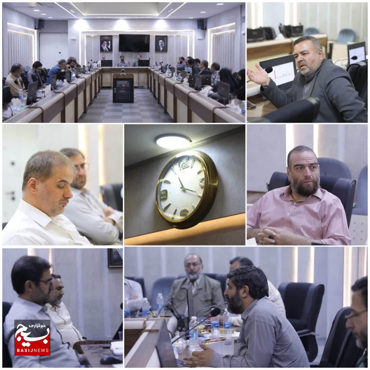 در نشست هماندیشی و کارگاه آموزشی معاونین فرهنگی سازمانهای بسیج اقشاری در اردوگاه الزهرا(س) مطرح شد: تمرکز بر کیفیسازی و تحول در برنامههای کلان فرهنگی در نشست هماندیشی و کارگاه آموزشی معاونین فرهنگی سازمانهای بسیج اقشاری در اردوگاه الزهرا(س) مطرح شد: تمرکز بر کیفیسازی و تحول در برنامههای کلان فرهنگی