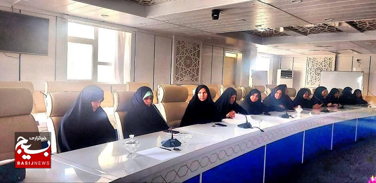 کارگروه مطالبهگری هویت اسلامی زن مسلمان در لرستان برگزار شد کارگروه مطالبهگری هویت اسلامی زن مسلمان در لرستان برگزار شد