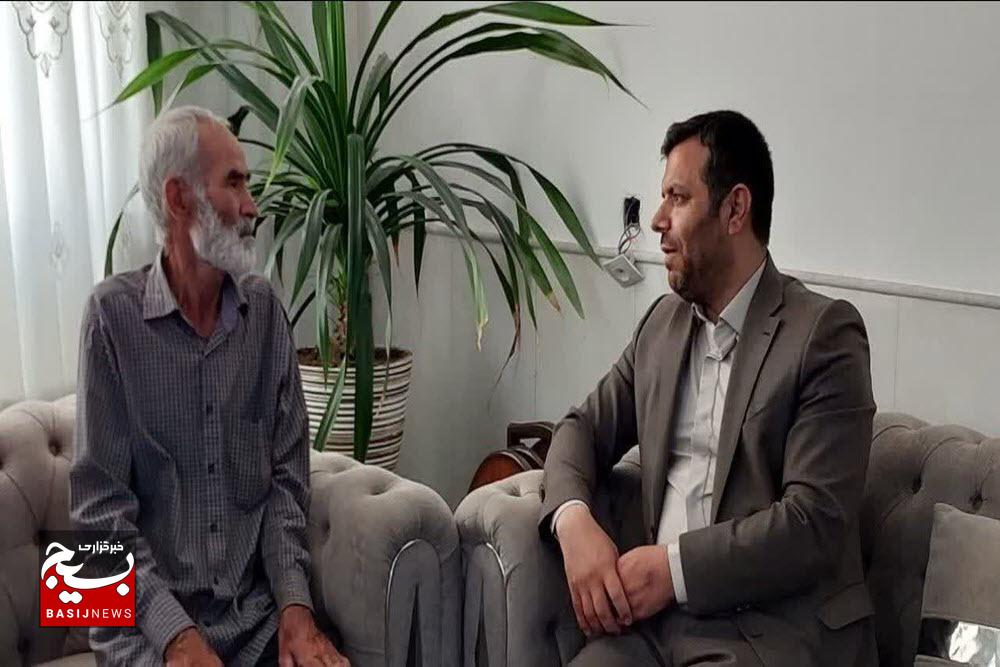 دیدار فرماندار کبودراهنگ با خانواده شهید والامقام احمد یادگاری در نخستین روز هفته دولت+تصاویر دیدار فرماندار کبودراهنگ با خانواده شهید والامقام احمد یادگاری در نخستین روز هفته دولت+تصاویر