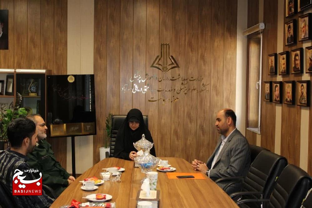 دیدار جانشین سپاه اسدآباد با رئیس دانشکده علوم پزشکی به مناسبت روز پزشک
