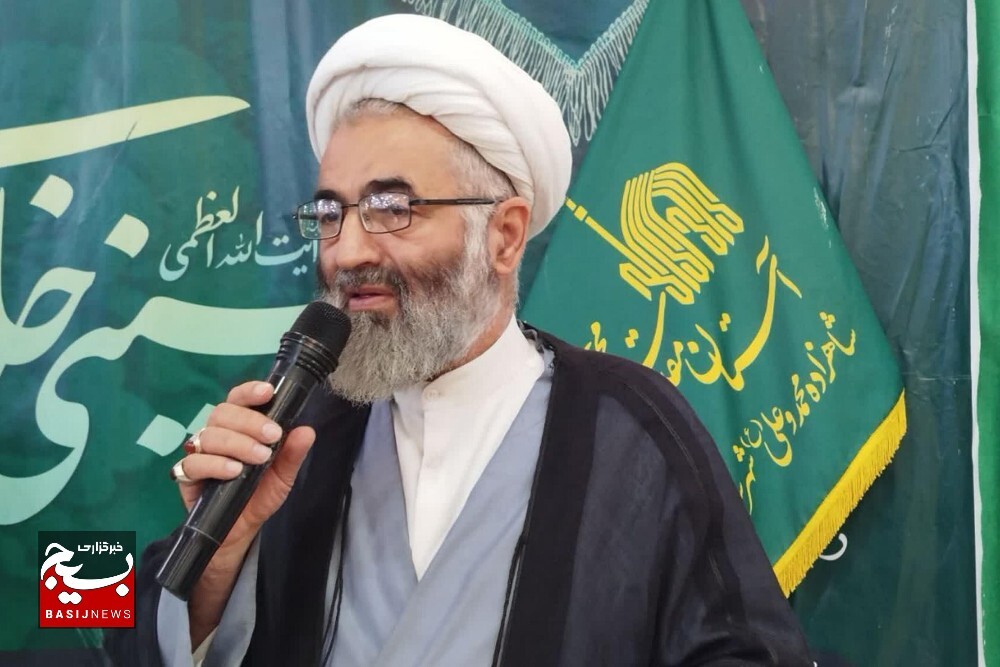 مسجد باید پایگاه همه برنامههای دینی، فرهنگی و اجتماعی باشد