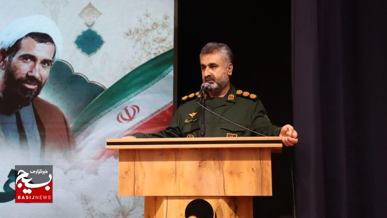 امروز ابرقدرت جهان جمهوری اسلامی ایران است امروز ابرقدرت جهان جمهوری اسلامی ایران است