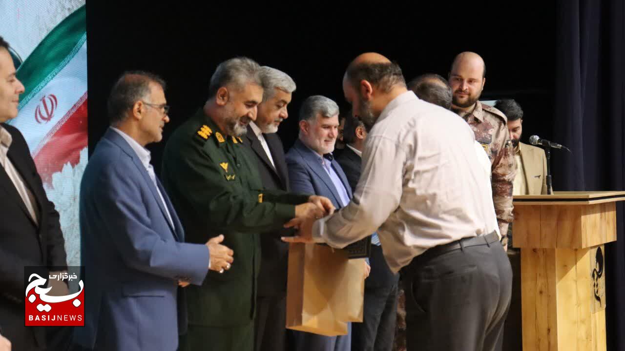 امروز ابرقدرت جهان جمهوری اسلامی ایران است امروز ابرقدرت جهان جمهوری اسلامی ایران است