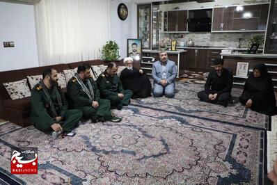 دیدار  فرمانده سپاه قدس گیلان با خانواده شهدای اقتدار