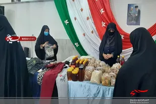 نمایشگاه مشاغل خانگی بانوان محله در سرخه افتتاح شد