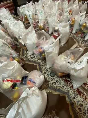 تهیه وتوزیع بسته های معیشتی به همت رزمتدگان گردان یکم فاتحین لشکر14 امام حسین(علیه السلام)