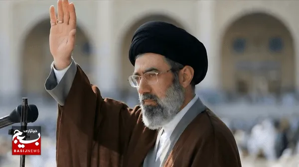 بیعت فرمانده و بسیجیان ناحیه بسیج کمیل مشهد با رهبر معظم انقلاب