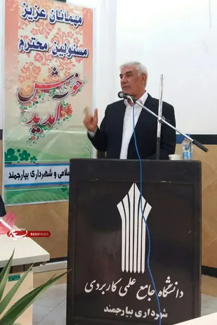 دشمنان انقلاب کانون خانواده و هویت انقلاب را هدف قرار داده اند