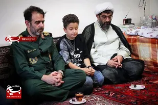 دیدار سردار سهندی فرمانده سپاه استان زنجان با خانواده شهدای حمله تروریستی آمریکا