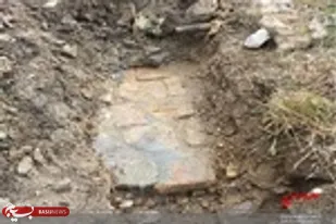 کشف بخشی از آجر فرش قدیمی در محوطه باغ گلستان خرم&zwnj;آباد
