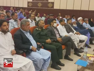 آیین شعرخوانی و خاطره&zwnj;گویی هفته دفاع مقدس در خاش با حضور امام جمعه فرماندار و فرمانده سپاه برگزار شد