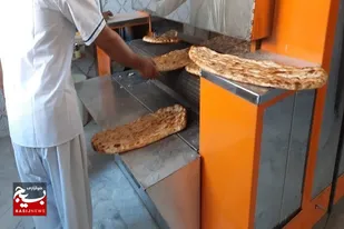 توزیع بیش از 2 هزار قرص نان بین محرومین حاشیه شهر زاهدان