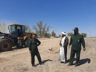 بازدید فرمانده سپاه فهرج از روند آماده سازی مکان حفر چاه روستای دولت آباد