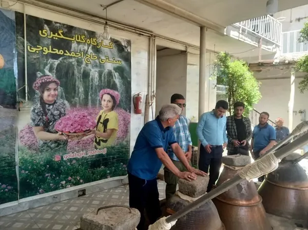 اردوی صادقین گردان مصادف با فصل گلاب گیری